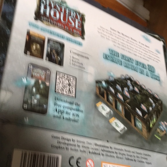 Mystery House puzzle-solving co-op board game - Picture 2 of 3